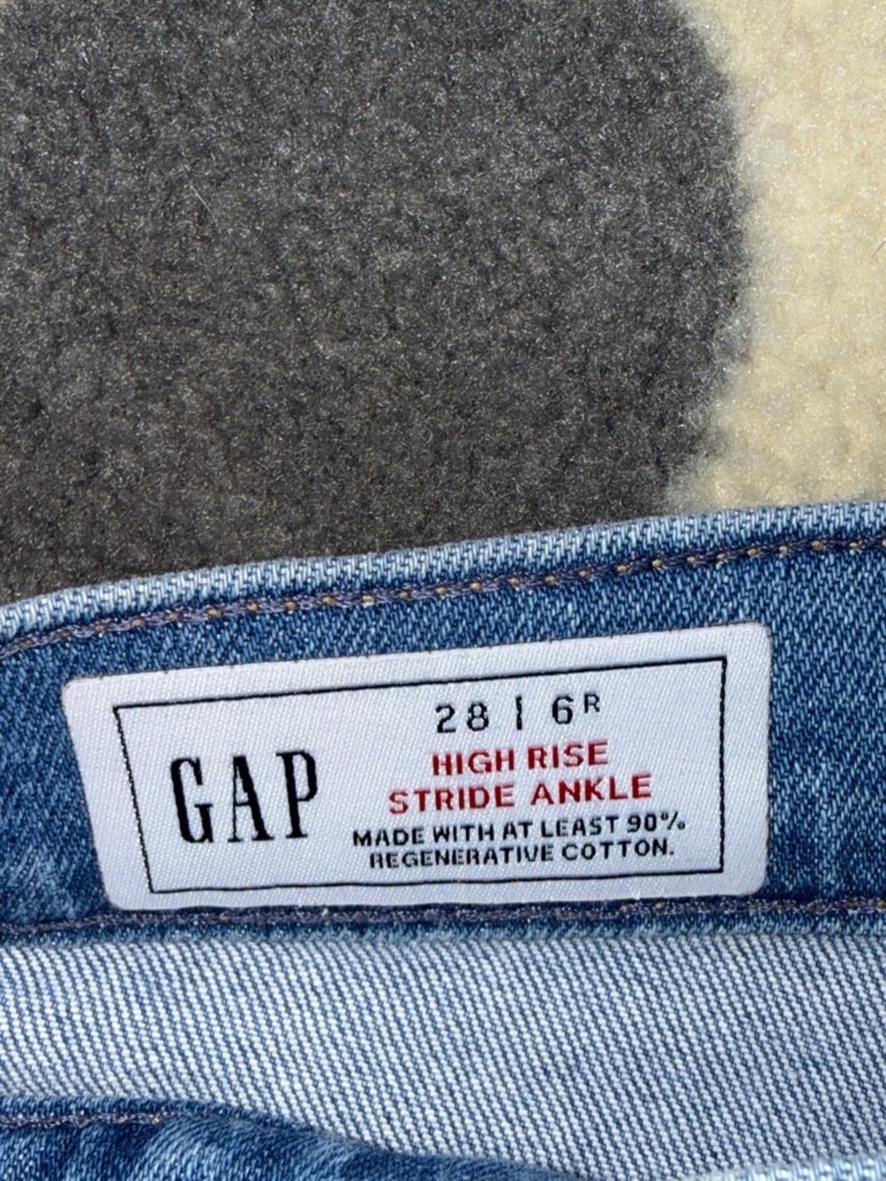 GAP High Rise Stride Ankle Jeans - Picture 2 of 8